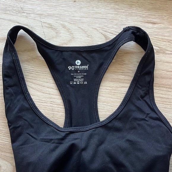 90 degree athletic tank top - Picture 3 of 3